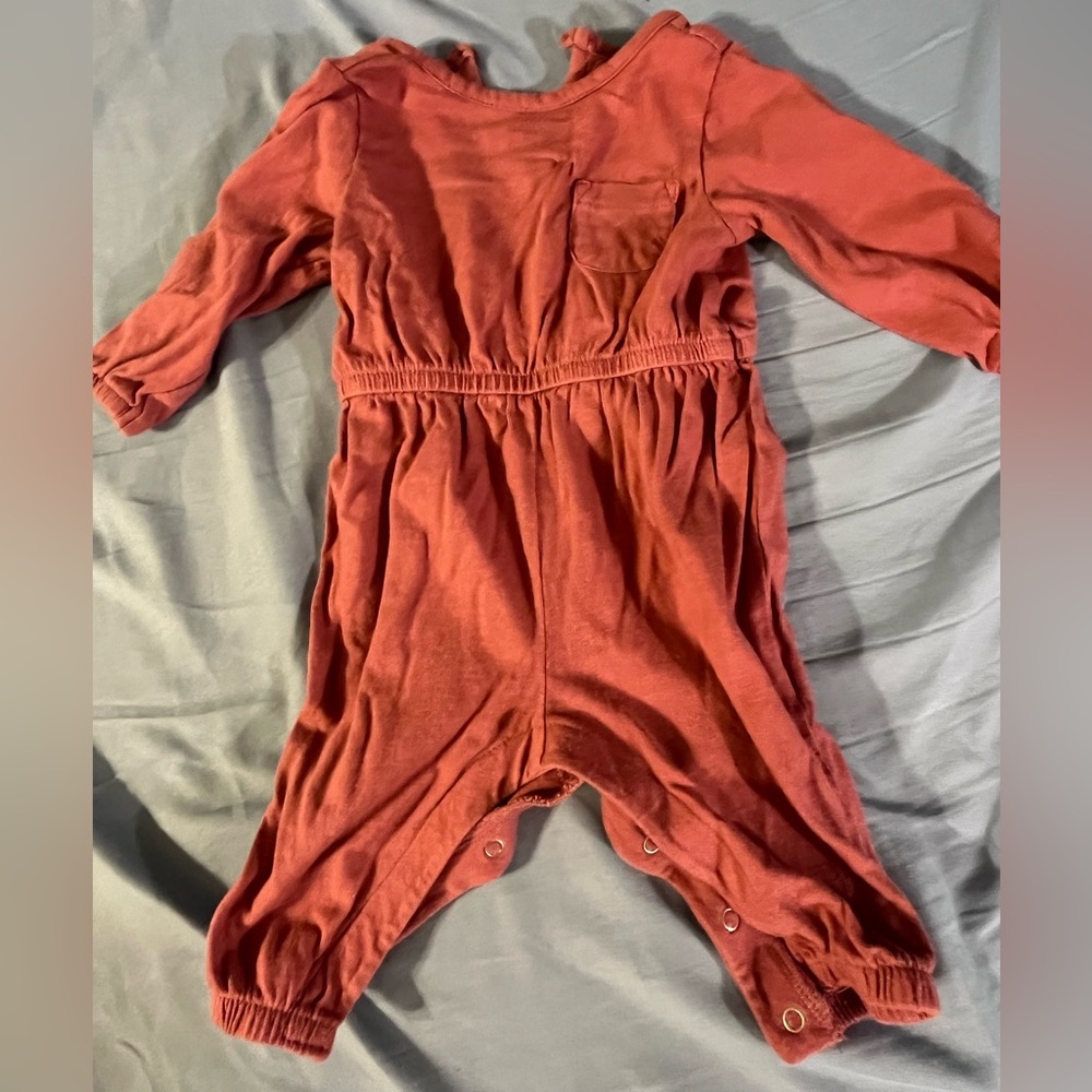 0-3 MONTH OLD NAVY JUMPSUIT